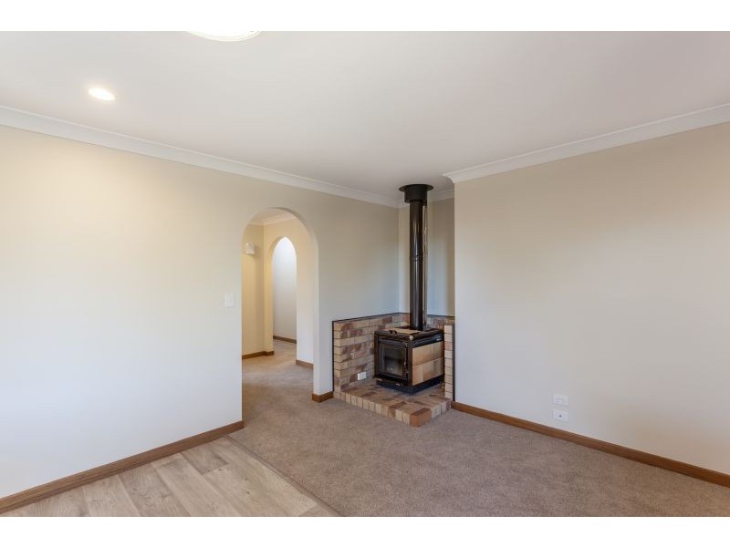 6 Angus St, Rangeville QLD 4350