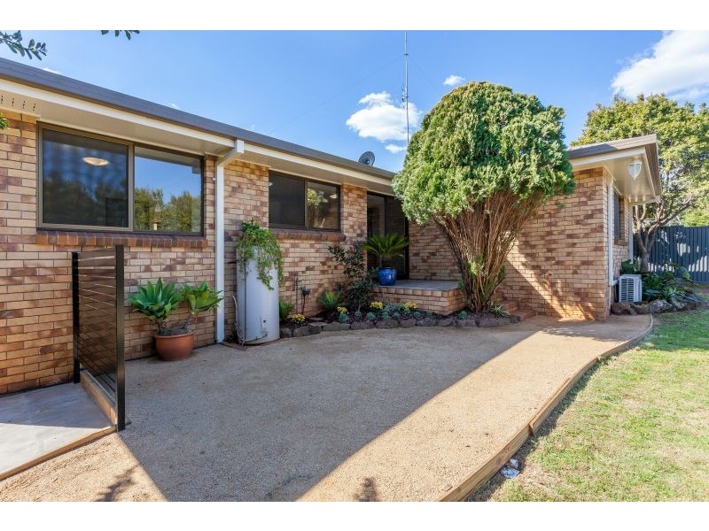 6 Angus St, Rangeville QLD 4350