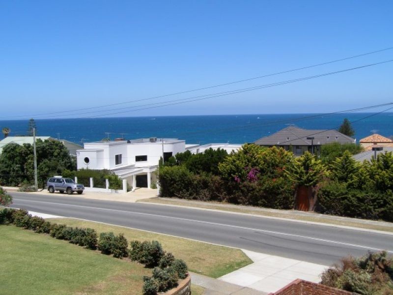 69 Flora Terrace, Watermans Bay WA 6020