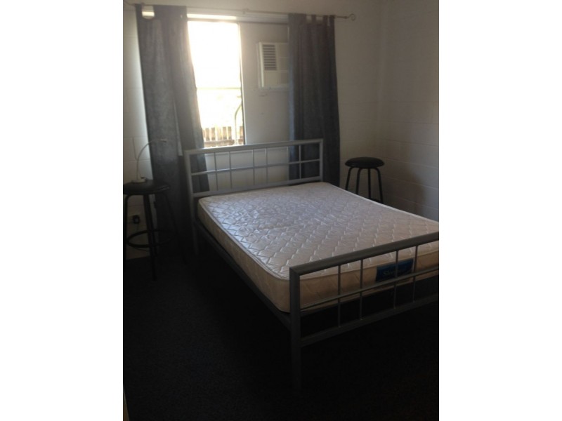 2/10 East Gordon Street, Mackay QLD 4740