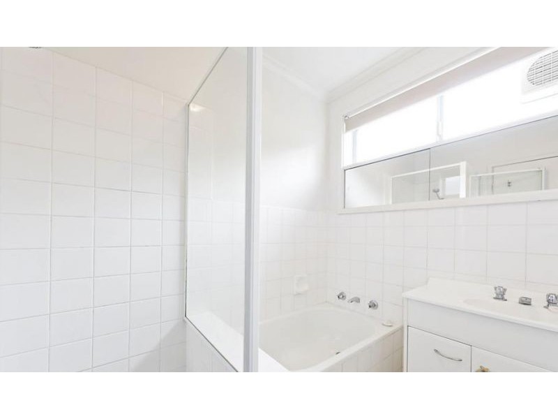 1/2B Threadneedle Street, Balwyn VIC 3103