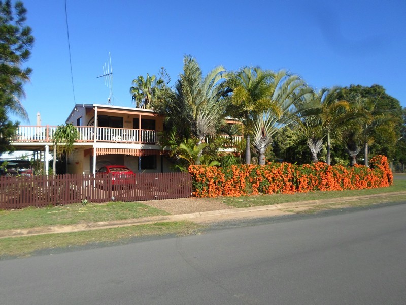 4 Kindt St, Moore Park Beach QLD 4670