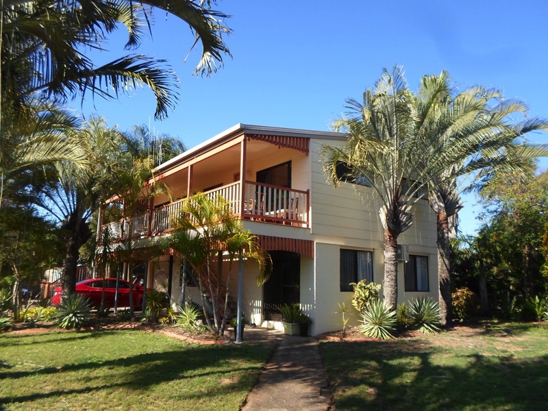 4 Kindt St, Moore Park Beach QLD 4670