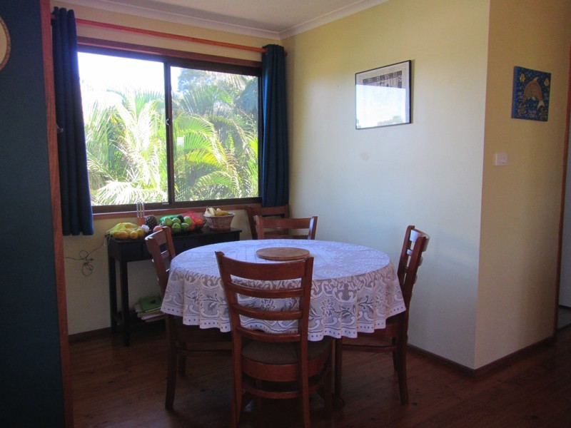 4 Kindt St, Moore Park Beach QLD 4670