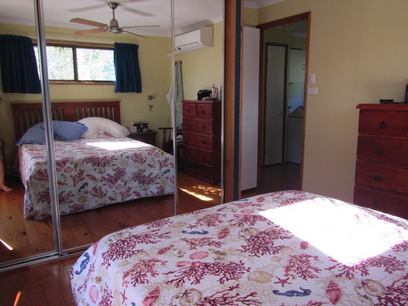 4 Kindt St, Moore Park Beach QLD 4670