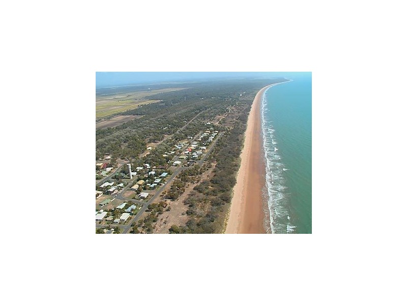 4 Kindt St, Moore Park Beach QLD 4670