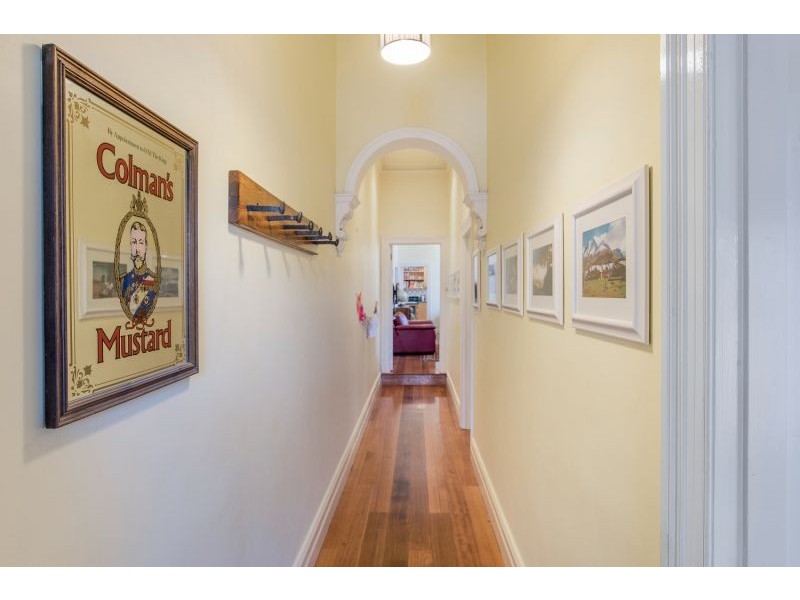 16 Tennyson St, Kensington VIC 3031