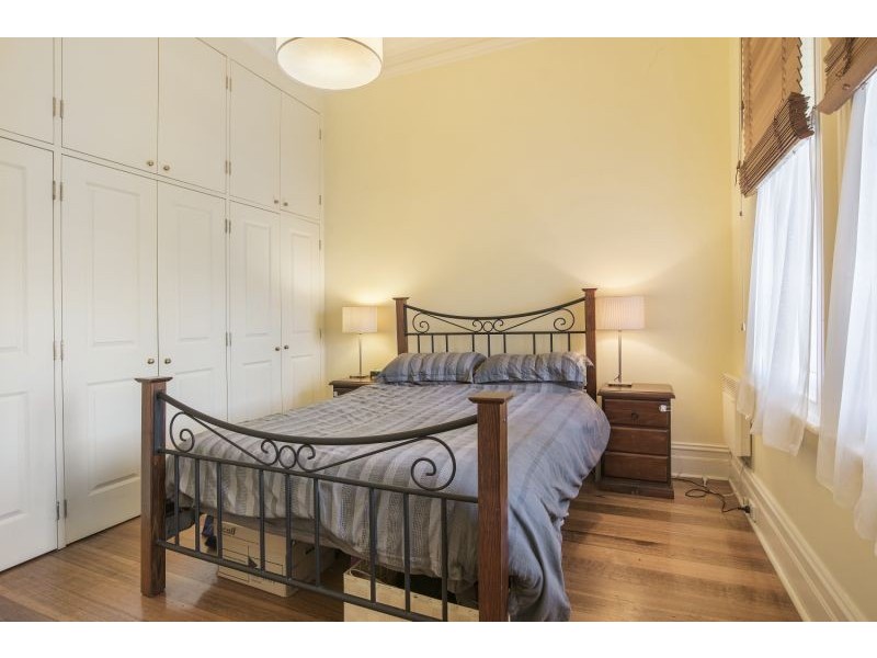 16 Tennyson St, Kensington VIC 3031