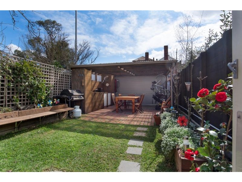 16 Tennyson St, Kensington VIC 3031