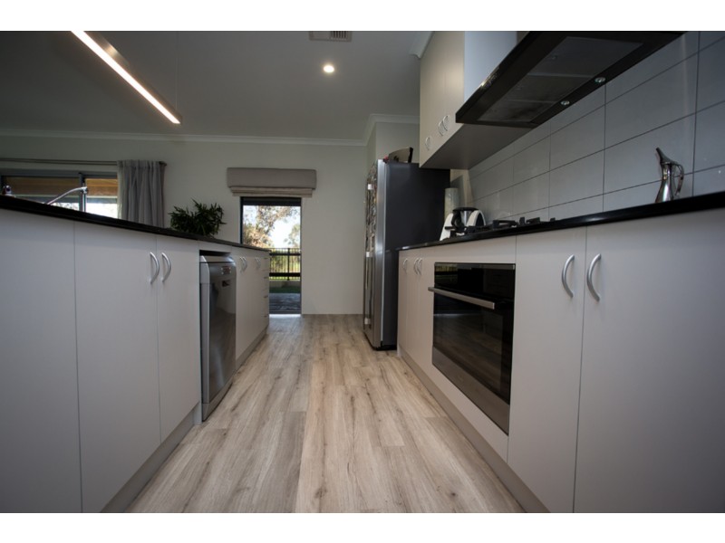 22 Gleneagles Way, Pelican Point WA 6230