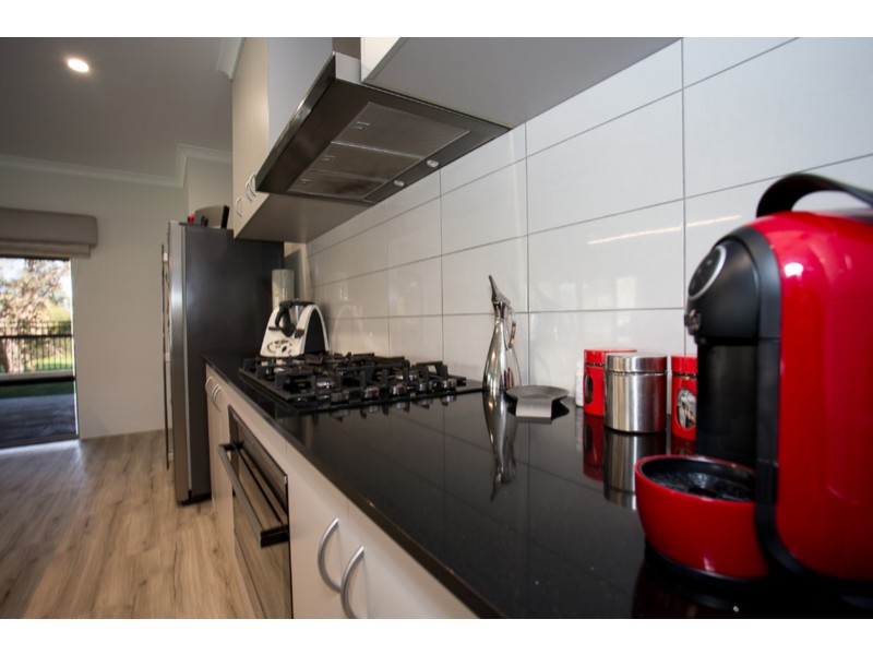 22 Gleneagles Way, Pelican Point WA 6230