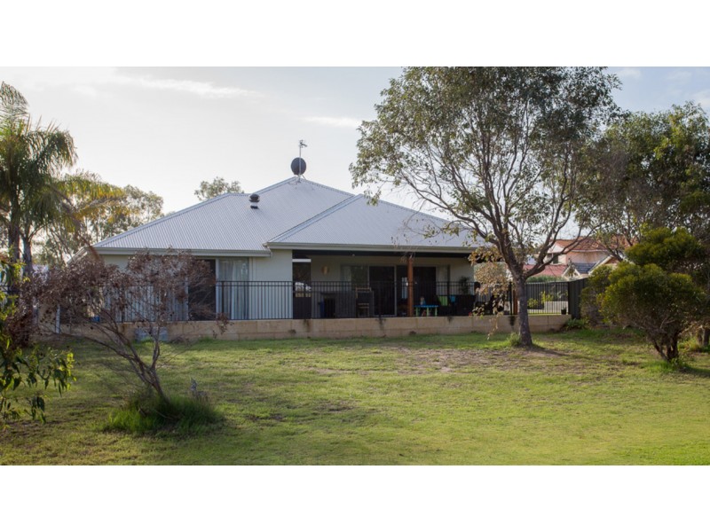 22 Gleneagles Way, Pelican Point WA 6230