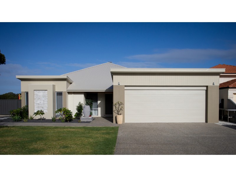 22 Gleneagles Way, Pelican Point WA 6230