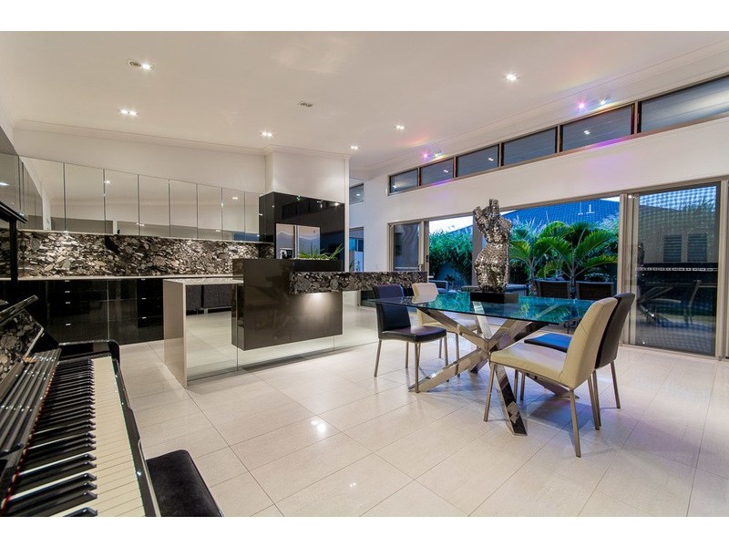 14 Skandia Court, Newport QLD 4020