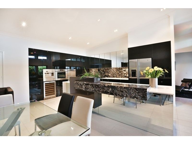 14 Skandia Court, Newport QLD 4020