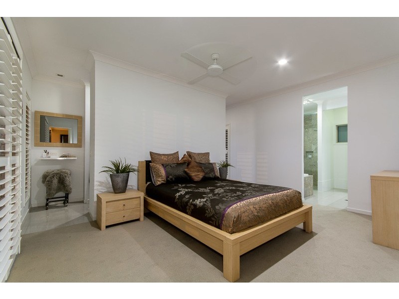 14 Skandia Court, Newport QLD 4020