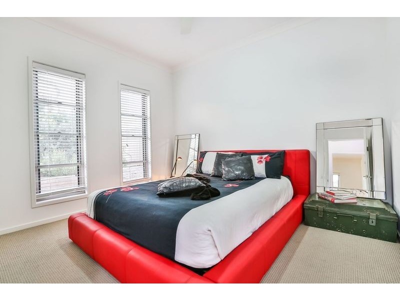 14 Skandia Court, Newport QLD 4020