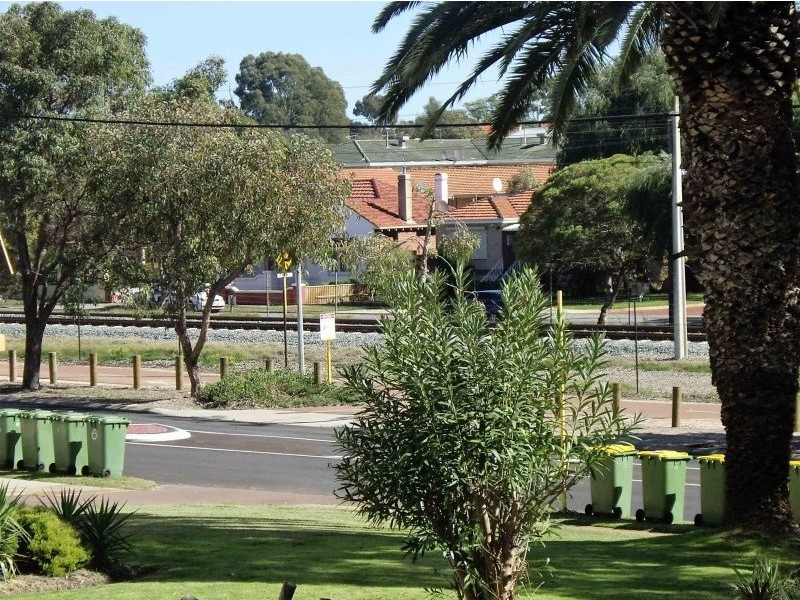 18/156 WHATLEY CRESCENT, Maylands WA 6051