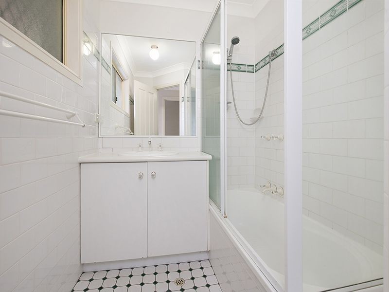 2/31 Merinda Street, Greenslopes QLD 4120