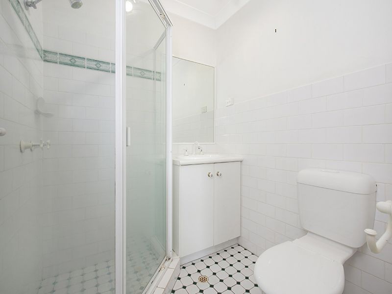 2/31 Merinda Street, Greenslopes QLD 4120