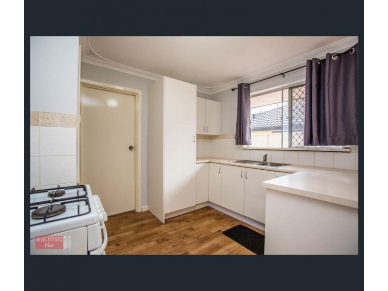 11 Lincoln Road, Forrestfield WA 6058