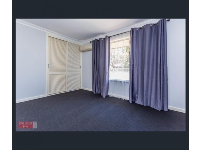 11 Lincoln Road, Forrestfield WA 6058