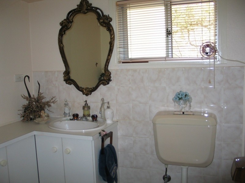 9 Mackay Avenue, Walcha Road NSW 2354