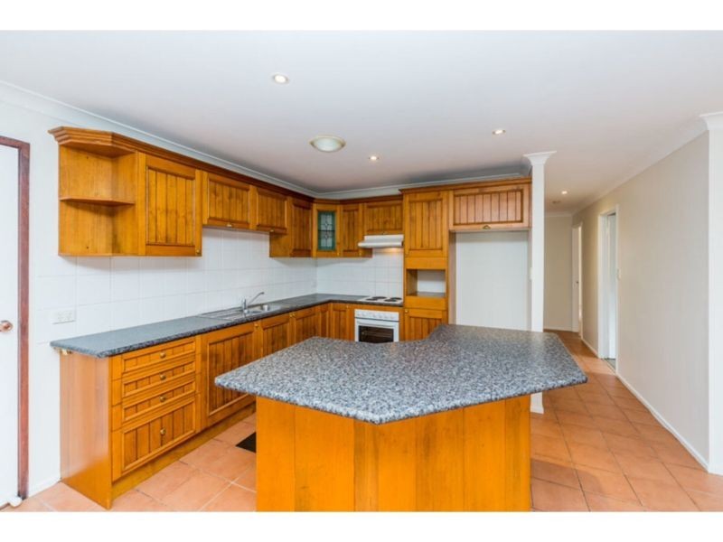 126 Wilson St, Labrador QLD 4215