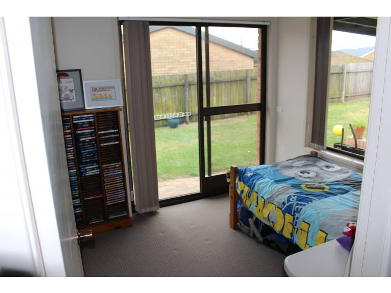 2 Laws Drive, Bega NSW 2550