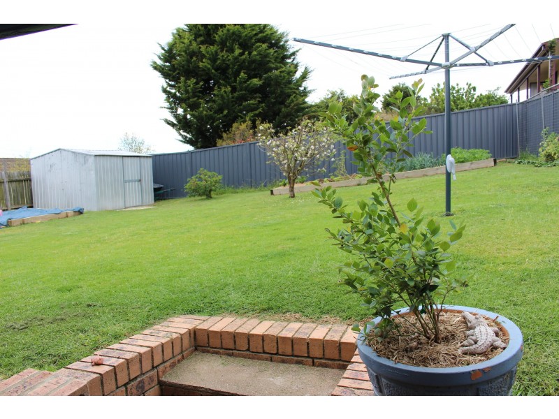 2 Laws Drive, Bega NSW 2550