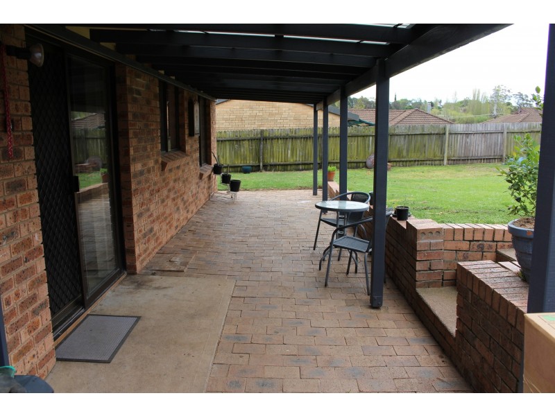 2 Laws Drive, Bega NSW 2550