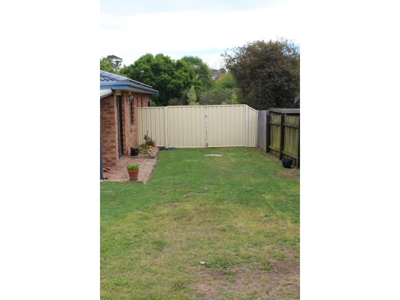 2 Laws Drive, Bega NSW 2550