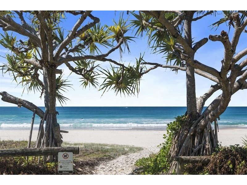 10 Chaffey, Tugun QLD 4224