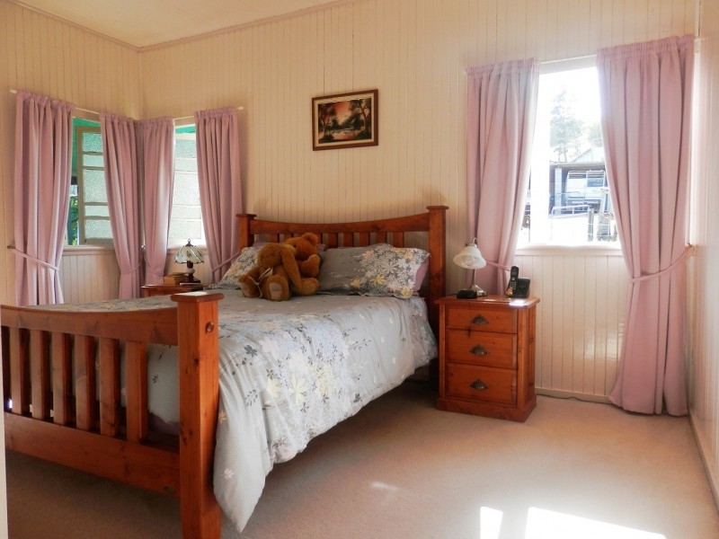 92 Gap Road, Cedar Pocket QLD 4570