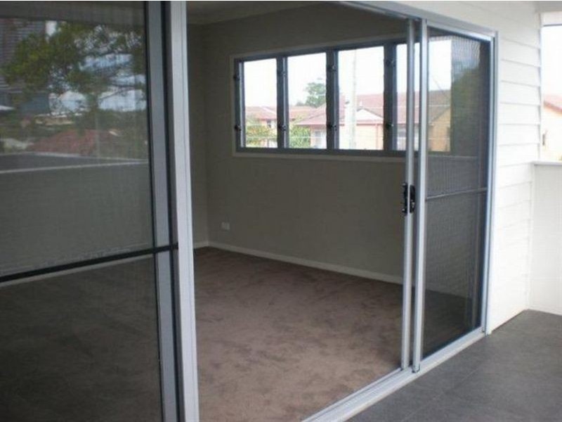 19 Lenneberg Street, Southport QLD 4215