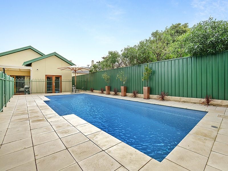 8 Renown Avenue, Victor Harbor SA 5211
