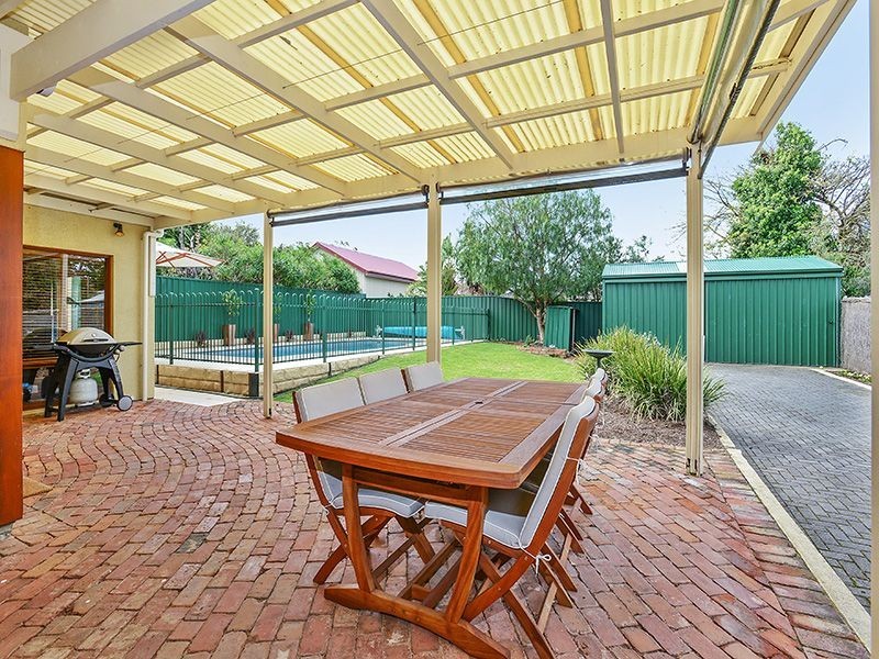 8 Renown Avenue, Victor Harbor SA 5211