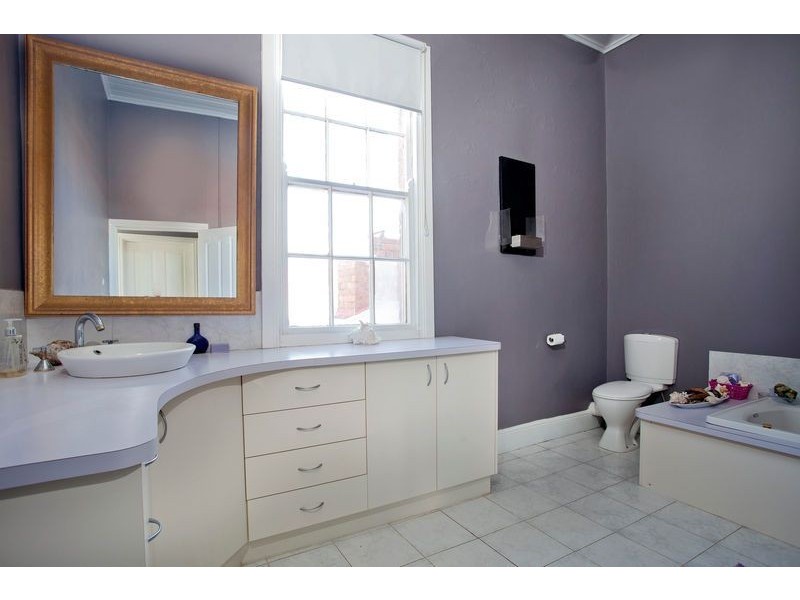 100 Railway Place, Elmore VIC 3558