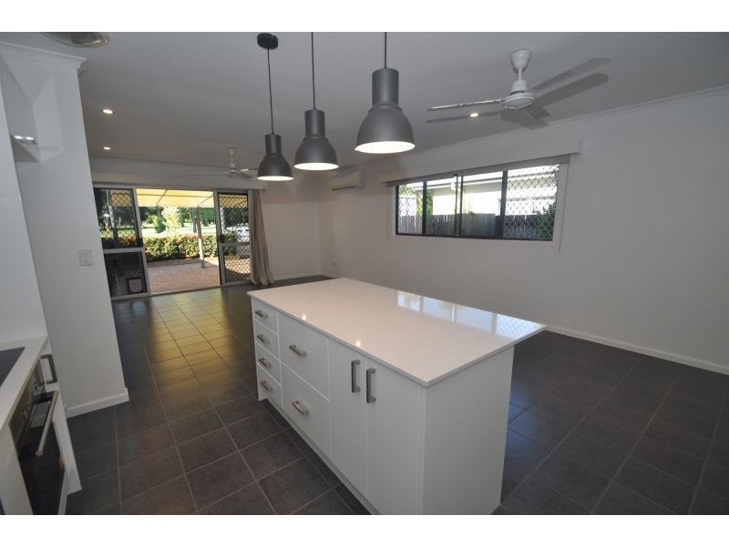 89 Wattle St, Yorkeys Knob QLD 4878
