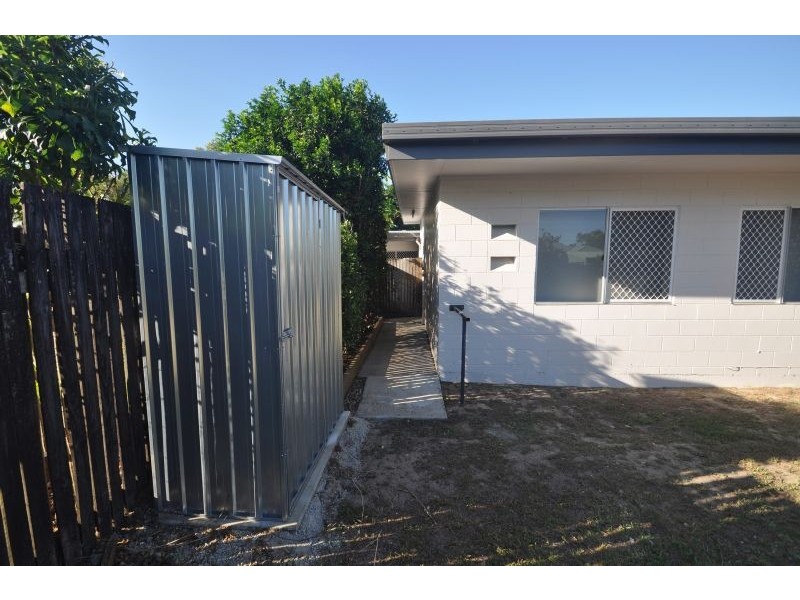 89 Wattle St, Yorkeys Knob QLD 4878