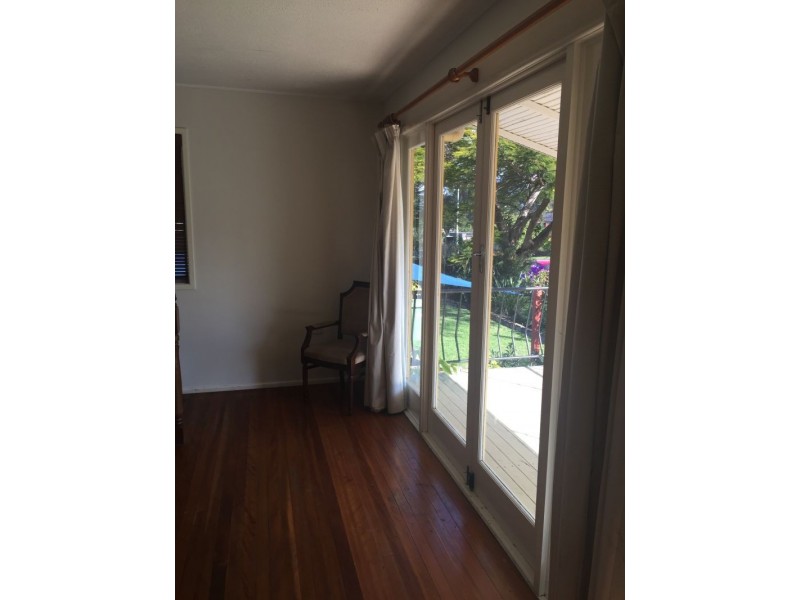 16 Boronia Drive, Southport QLD 4215