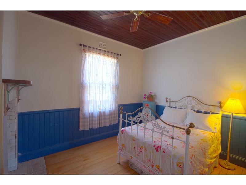 64 Douglas St, Stockton NSW 2295