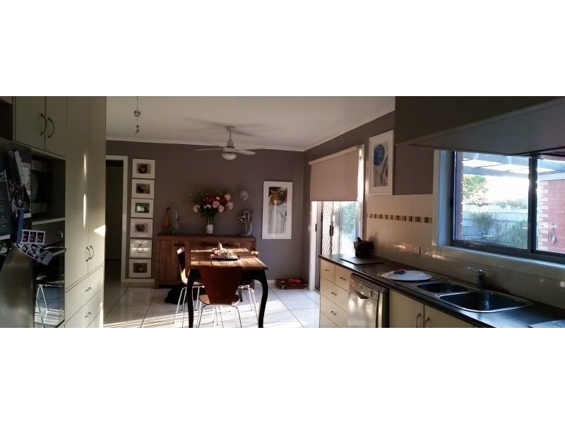 2/567 WEBB ST, Lavington NSW 2641