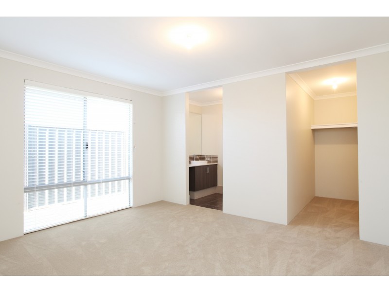 35 Barnevelder Bend, Southern River WA 6110