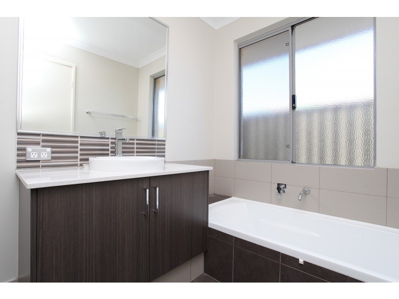 35 Barnevelder Bend, Southern River WA 6110