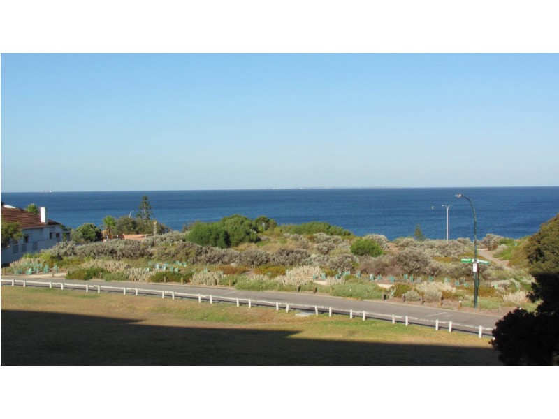 2/1 Hawkstone Street, Cottesloe WA 6011