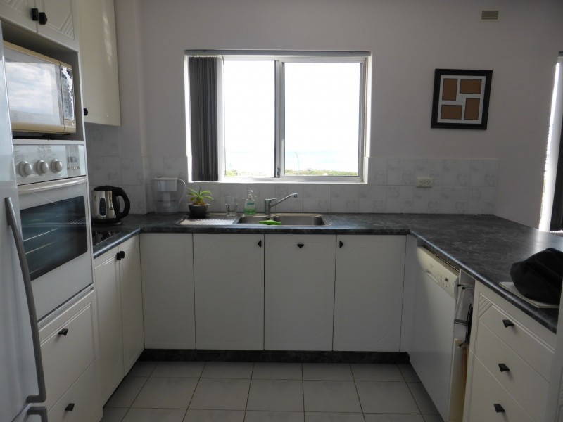 2/1 Hawkstone Street, Cottesloe WA 6011