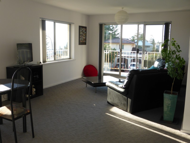 2/1 Hawkstone Street, Cottesloe WA 6011