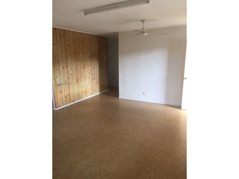 42A Sperring st, Manunda QLD 4870