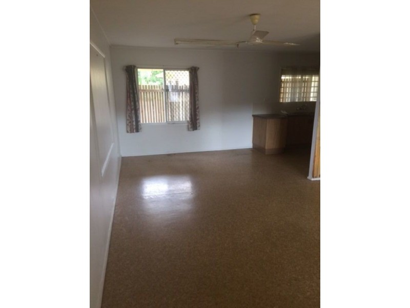 42A Sperring st, Manunda QLD 4870